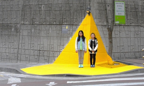 사회문제 해결하는 공공디자인 사례 옐로카펫(옐로소사이어티)  <사진제공=문화체육관광부>