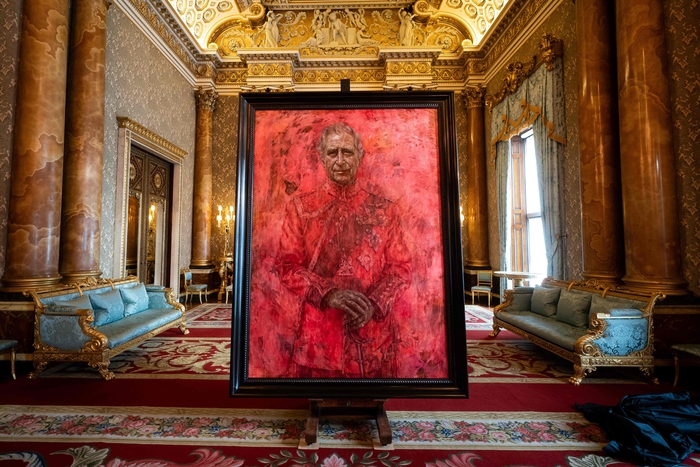 황금빛 방에 붉은 초상...찰스 3세 英 국왕 공식 초상화 공개 - 매일경제